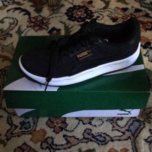 PUMA California Classics Size 6.5 Women BRAND NEW